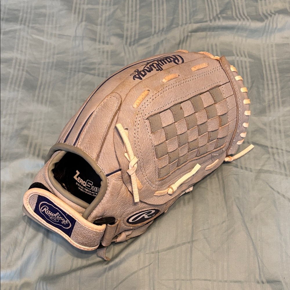 Rawlings Gray and White Baseball Glove